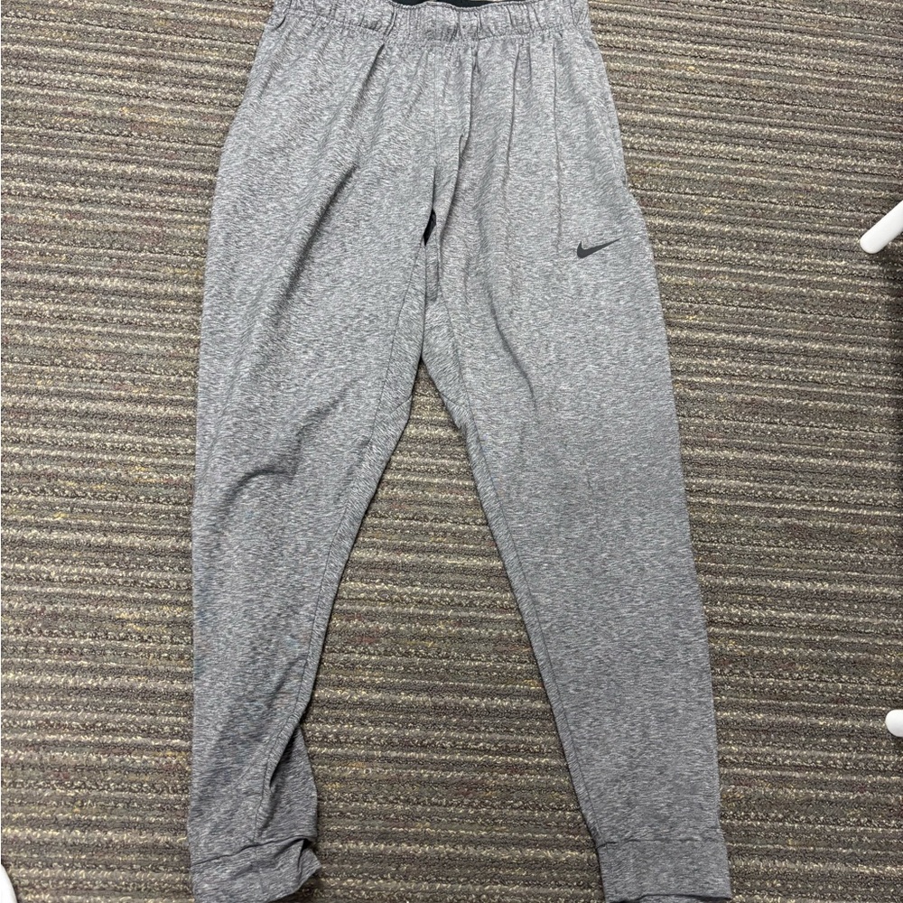 Nike Men's Heather Gray Joggers